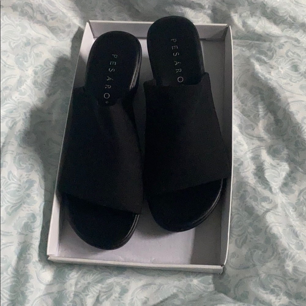 Black Wedges